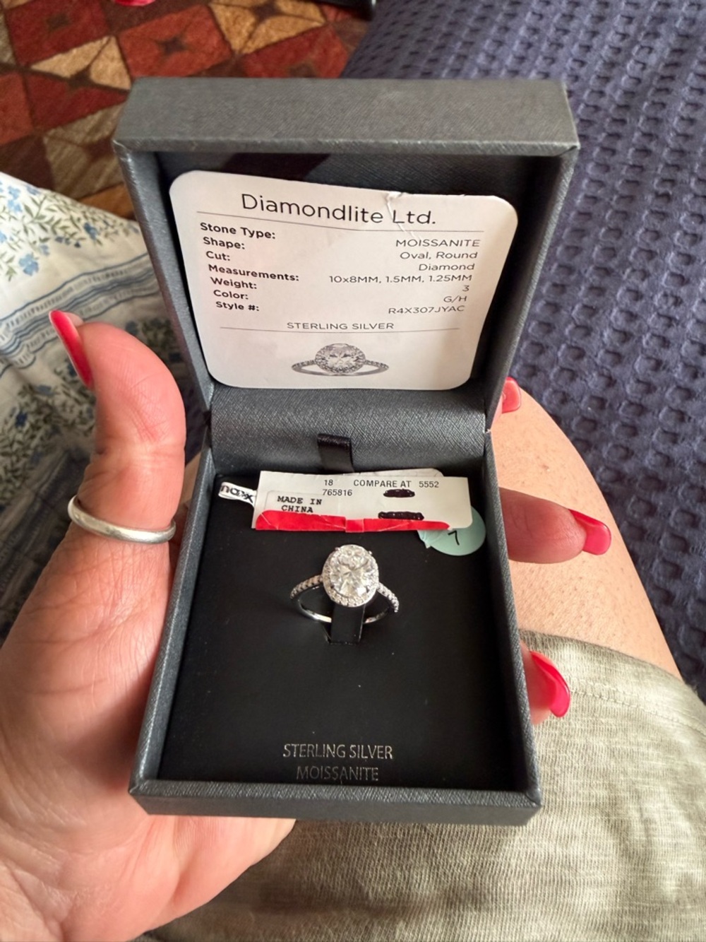 NWT Moissanite Sterling Silver oval Ring in Sparkling White - Picture 3 of 5